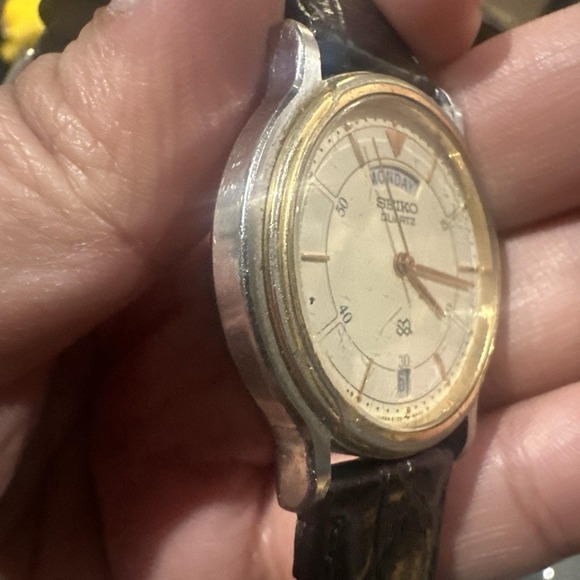 Working VTG Seiko Calendar 5Y23-6A19 Two Tone Dial 33mm Mens Watch Quartz Black - Picture 11 of 12